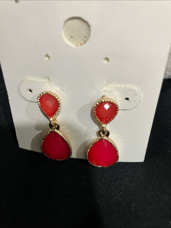 Accessories - Gold-Tone Pink Drop Earrings